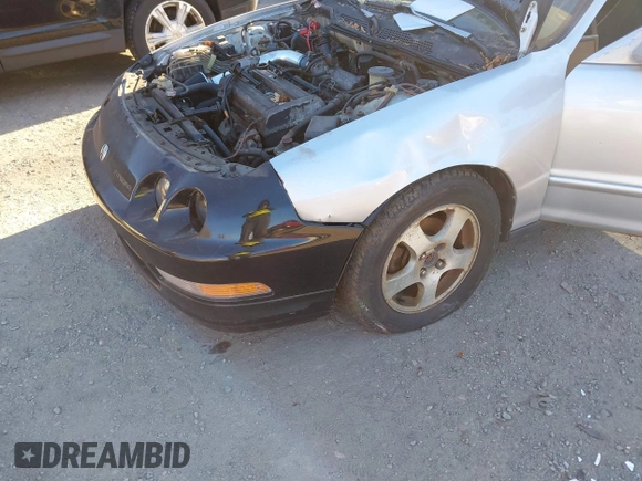 1997 Acura Integra LS with VIN JH4DC4354VS000178, listed as a IAAI auction lot 41318101 with 221,023 mi miles. Bid and sale history available at carsss.com. Image 6.