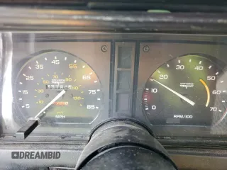 1981 Chevrolet Corvette z VIN 1G1AY8763BS401984, wystawiony jako Copart lot #58464195 z przebiegiem 33 180 mil mil oraz Tytuł czysty. Historia ofert i sprzedaży dostępna na DreamBid. Obrazek 9.