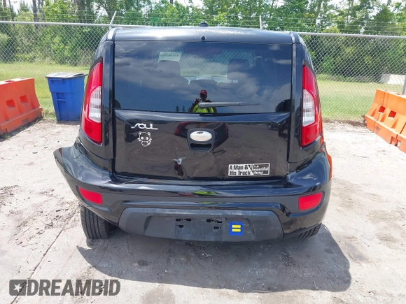 2013 Kia Soul with VIN KNDJT2A52D7631573, listed as a IAAI auction lot 42146142 with 189,687 mi miles and . Bid and sale history available at DreamBid. Image 6.