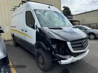2016 Mercedes-Benz Sprinter Cargo with VIN WD3PE7DD6GP339069, listed as a Copart auction lot 81203334 with 53,121 mi miles and Salvage Title. Bid and sale history available at carsss.com. Image 1.