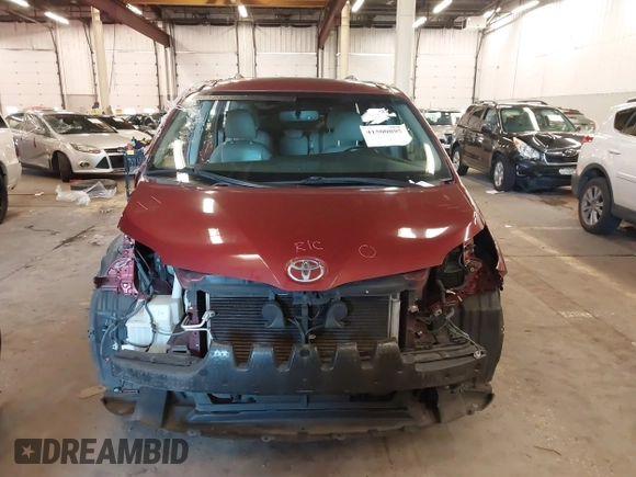 2016 Toyota Sienna XLE with VIN 5TDYK3DCXGS697980, listed as a IAAI auction lot 41500895 with 94,750 mi miles and . Bid and sale history available at DreamBid. Image 13.