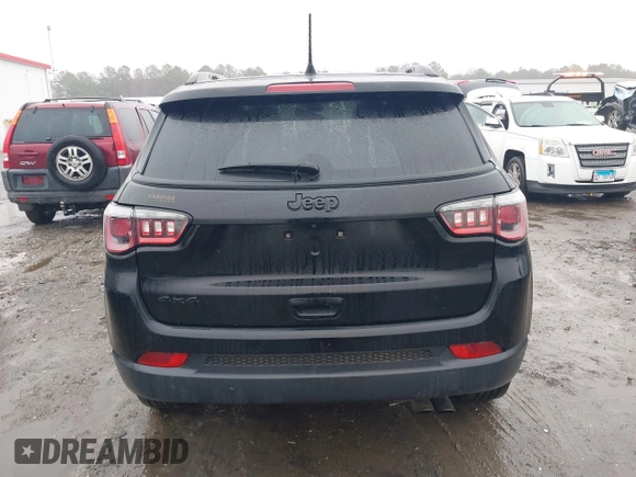2018 Jeep Compass Latitude with VIN 3C4NJDBB0JT298644, listed as a IAAI auction lot 41581635 with 101,077 mi miles. Bid and sale history available at carsss.com. Image 16.