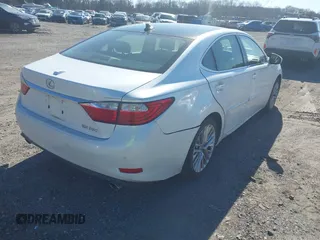 2013 Lexus ES 4dr Sdn with VIN JTHBK1GGXD2077804, listed as a IAAI auction lot 41748571 with 88,000 mi miles. Bid and sale history available at carsss.com. Image 4.