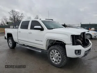 2015 GMC Sierra 2500HD available WiFi Denali with VIN 1GT120E81FF139797, listed as a Copart auction lot 43355735 with 195,305 mi miles and Salvage Title. Bid and sale history available at carsss.com. Image 4.
