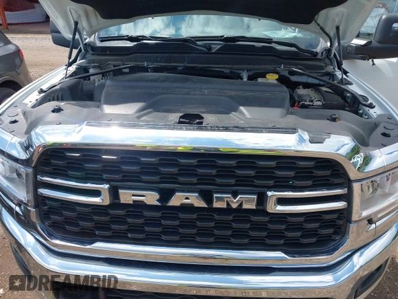 2024 Ram 2500 Big Horn z VIN 3C6UR5DJ4RG354840, wystawiony jako IAAI lot #42509658 z przebiegiem Nie podano mil oraz . Historia ofert i sprzedaży dostępna na DreamBid. Obrazek 10.