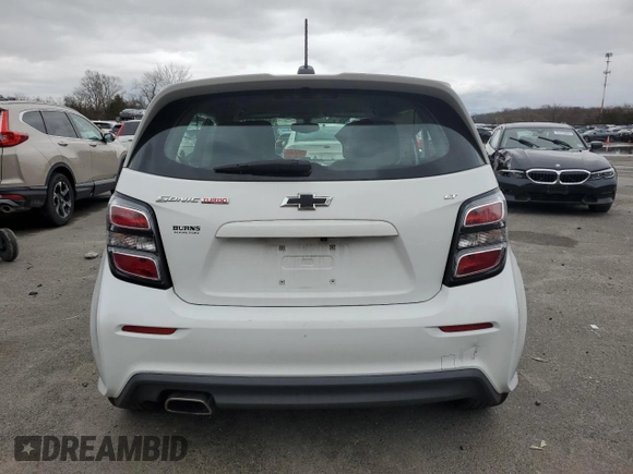 2018 Chevrolet Sonic LT z VIN 1G1JD6SB8J4112882, wystawiony jako Copart lot #50329714 z przebiegiem 92 192 mil mil oraz Szkoda całkowita • Salvage title. Historia ofert i sprzedaży dostępna na DreamBid. Obrazek 6.