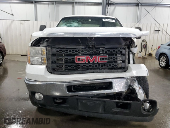 2011 GMC Sierra 2500HD SLE z VIN 1GT120C80BF152148, wystawiony jako Copart lot #75764754 z przebiegiem 193 798 mil mil oraz Szkoda całkowita • Salvage title. Historia ofert i sprzedaży dostępna na DreamBid. Obrazek 5.