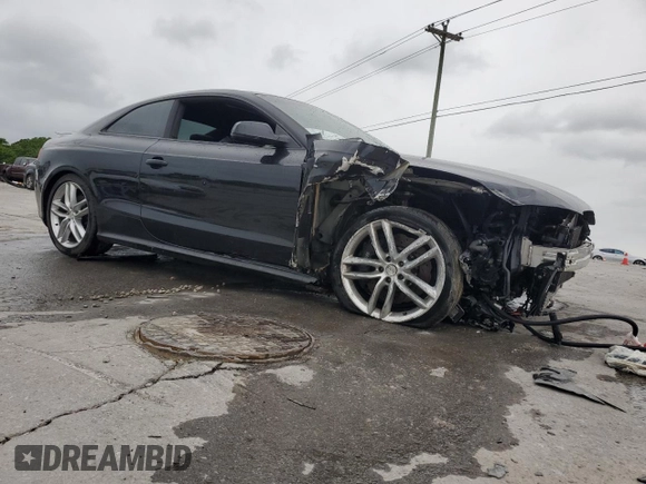 2014 Audi RS 5 z VIN WUAC6AFR4EA900833, wystawiony jako Copart lot #55972465 z przebiegiem Nie podano mil oraz Szkoda całkowita • Salvage title. Historia ofert i sprzedaży dostępna na DreamBid. Obrazek 4.