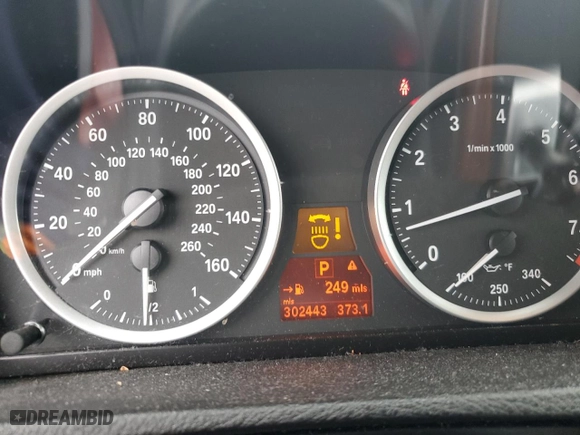 2014 BMW X6 xDrive35i with VIN 5UXFG2C59E0C45459, listed as a Copart auction lot 63804334 with 302,443 mi miles and Salvage Title. Bid and sale history available at carsss.com. Image 9.
