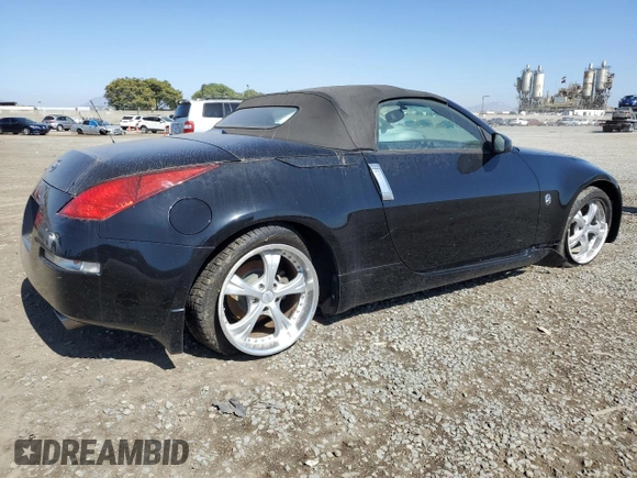 2004 Nissan 350Z Touring with VIN JN1AZ36A74T002301, listed as a Copart auction lot 61720524 with 101,779 mi miles and Salvage Title. Bid and sale history available at carsss.com. Image 3.