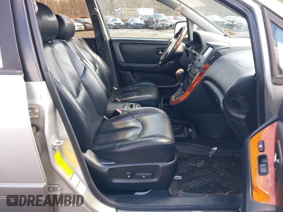 2001 Lexus RX 300 with VIN JTJHF10U010226631, listed as a IAAI auction lot 41952752 with 64,405 mi miles. Bid and sale history available at carsss.com. Image 5.