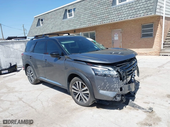 2022 Nissan Pathfinder Platinum with VIN 5N1DR3DJ4NC232212, listed as a IAAI auction lot 39144353 with 29,815 mi miles. Bid and sale history available at carsss.com. Image 1.