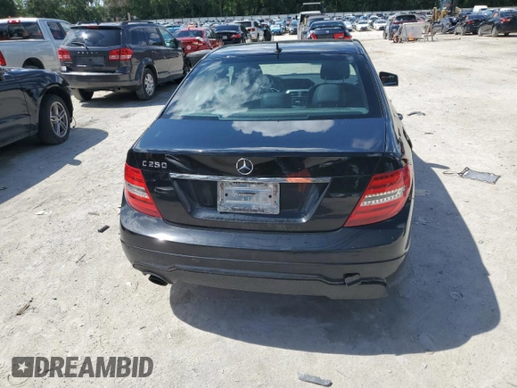 2014 Mercedes-Benz C 250 Sport с VIN WDDGF4HB0EA963286, выставлен на аукционе Copart как лот 61560185 с пробегом 120 689 миль миль и Списание • Salvage title. История ставок и продаж доступна на DreamBid. Изображение 5.