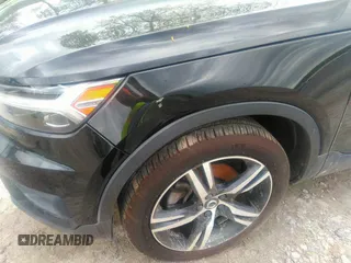 2019 Volvo XC40 R-Design z VIN YV4162UM7K2078081, wystawiony jako IAAI lot #41808014 z przebiegiem 204 223 mil mil oraz . Historia ofert i sprzedaży dostępna na DreamBid. Obrazek 6.