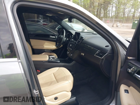 2018 Mercedes-Benz GLS 450 с VIN 4JGDF6EE3JB138396, выставлен на аукционе IAAI как лот 42091428 с пробегом 48 451 миль миль и . История ставок и продаж доступна на DreamBid. Изображение 5.