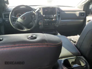 2023 Nissan Titan SV z VIN 1N6AA1ED4PN116721, wystawiony jako Copart lot #45902004 z przebiegiem 7 075 mil mil oraz Szkoda całkowita • Salvage title. Historia ofert i sprzedaży dostępna na DreamBid. Obrazek 8.