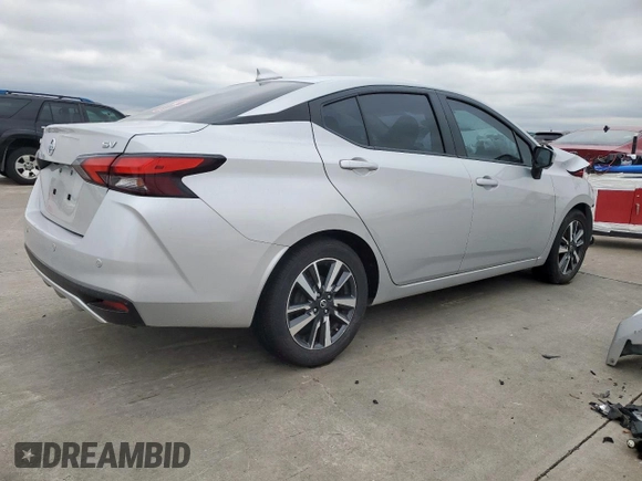 2021 Nissan Versa SV z VIN 3N1CN8EV3ML833899, wystawiony jako Copart lot #55991235 z przebiegiem 65 021 mil mil oraz Szkoda całkowita • Salvage title. Historia ofert i sprzedaży dostępna na DreamBid. Obrazek 3.