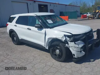 2021 Ford Police Interceptor Utility z VIN 1FM5K8ABXMGB83544, wystawiony jako IAAI lot #41824864 z przebiegiem 32 215 mil mil oraz . Historia ofert i sprzedaży dostępna na DreamBid. Obrazek 1.
