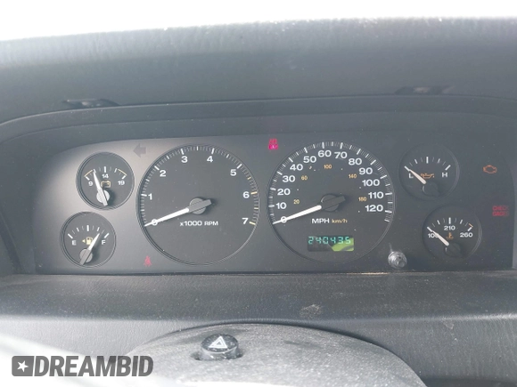 2003 Jeep Grand Cherokee Laredo with VIN 1J4GX48S03C536709, listed as a IAAI auction lot 41908946 with 240,435 mi miles. Bid and sale history available at carsss.com. Image 7.