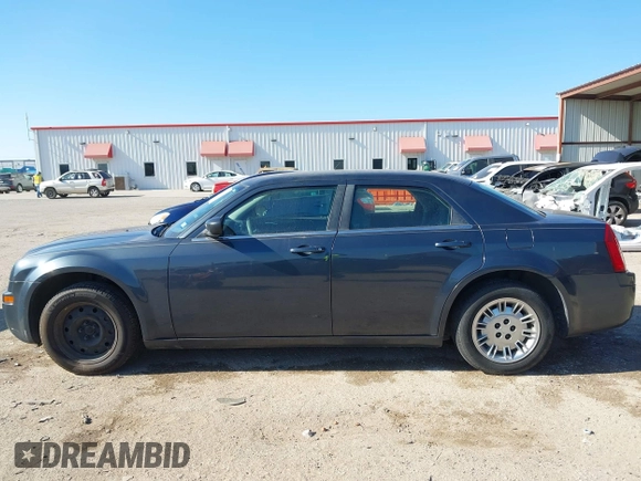 2007 Chrysler 300 with VIN 2C3KA43R57H884972, listed as a IAAI auction lot 41245223 with 67,386 mi miles. Bid and sale history available at carsss.com. Image 14.