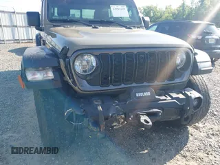 2020 Jeep Gladiator Sport S with VIN 1C6HJTAG0LL216406, listed as a IAAI auction lot 41991629 with 180,125 mi miles and . Bid and sale history available at DreamBid. Image 6.