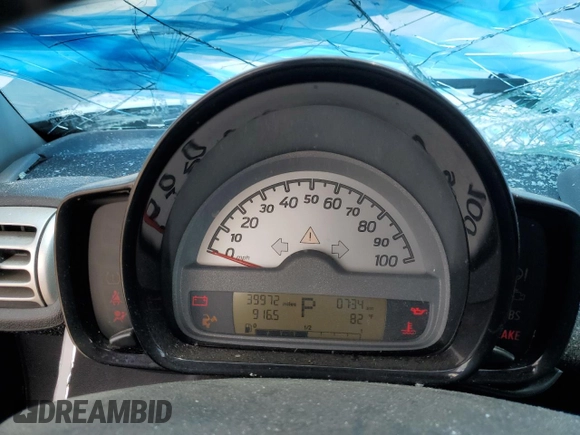 2010 Smart fortwo Pure z VIN WMEEJ3BA7AK418332, wystawiony jako Copart lot #54827925 z przebiegiem 39 972 mil mil oraz Szkoda całkowita • Salvage title. Historia ofert i sprzedaży dostępna na DreamBid. Obrazek 9.
