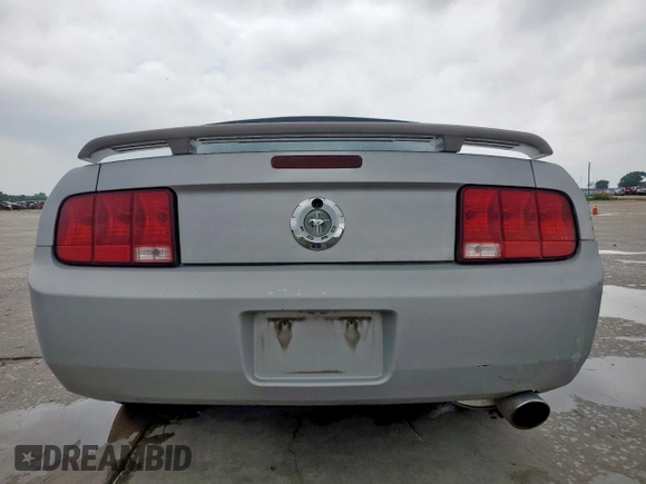 2006 Ford Mustang Standard with VIN 1ZVFT84N765217592, listed as a Copart auction lot 57728195 with 206,750 mi miles and Clean title. Bid and sale history available at DreamBid. Image 6.