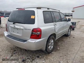 2006 Toyota Highlander w/3rd Row with VIN JTEDP21A660118252, listed as a IAAI auction lot 41773769 with 214,769 mi miles. Bid and sale history available at carsss.com. Image 4.