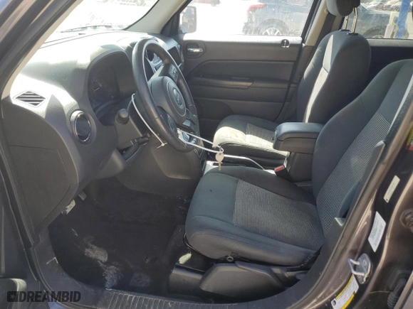 2014 Jeep Patriot Latitude with VIN 1C4NJRFB1ED820782, listed as a Copart auction lot 48082135 with 188,562 mi miles and Salvage Title. Bid and sale history available at carsss.com. Image 7.