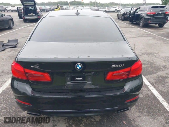 2020 BMW 5 Series 540i xDrive z VIN WBAJS3C09LCD33702, wystawiony jako IAAI lot #42504307 z przebiegiem 79 099 mil mil oraz . Historia ofert i sprzedaży dostępna na DreamBid. Obrazek 16.