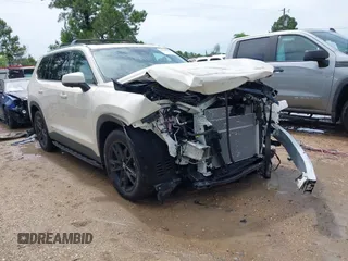 2024 Toyota Highlander Hybrid XLE with VIN 5TDACAB58RS016760, listed as a IAAI auction lot 42344536 with 6,576 mi miles and . Bid and sale history available at DreamBid. Image 1.