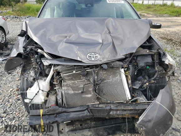 2017 Toyota Sienna XLE with VIN 5TDDZ3DC8HS179474, listed as a Copart auction lot 61262095 with Not provided miles and Salvage title. Bid and sale history available at DreamBid. Image 11.