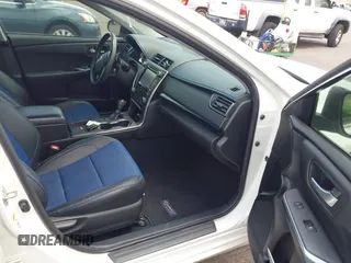 2016 Toyota Camry XLE z VIN 4T1BF1FK3GU141570, wystawiony jako IAAI lot #42348935 z przebiegiem 29 174 mil mil oraz . Historia ofert i sprzedaży dostępna na DreamBid. Obrazek 5.