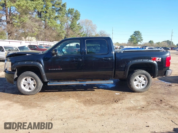 2011 Chevrolet Silverado 1500 LT with VIN 3GCPKSE33BG320029, listed as a IAAI auction lot 41805671 with 110,000 mi miles. Bid and sale history available at carsss.com. Image 15.