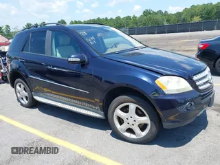 2008 Mercedes-Benz M 350 with VIN 4JGBB86E78A407366, listed as a IAAI auction lot 42579168 with 135,799 mi miles and . Bid and sale history available at DreamBid. Image 1.