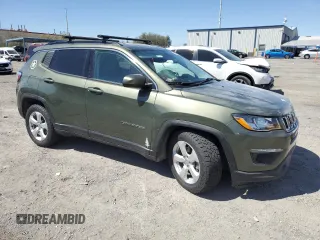 2019 Jeep Compass Latitude with VIN 3C4NJCBB1KT743968, listed as a Copart auction lot 53071465 with 60,678 mi miles and Salvage title. Bid and sale history available at DreamBid. Image 4.