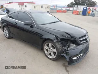 2014 Mercedes-Benz C 250 с VIN WDDGJ4HB9EG276531, выставлен на аукционе IAAI как лот 42074252 с пробегом 63 531 миль миль и . История ставок и продаж доступна на DreamBid. Изображение 1.