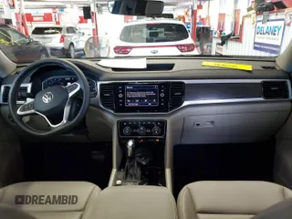 2023 Volkswagen Atlas SE z VIN 1V2HR2CA5PC527628, wystawiony jako IAAI lot #42569146 z przebiegiem 27 424 mil mil oraz . Historia ofert i sprzedaży dostępna na DreamBid. Obrazek 11.