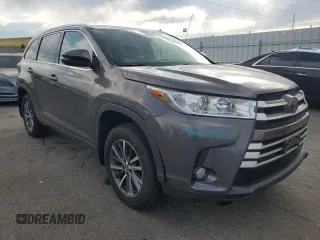 2018 Toyota Highlander SE with VIN 5TDJZRFH8JS538021, listed as a Copart auction lot 63496775 with 43,586 mi miles and Salvage title. Bid and sale history available at DreamBid. Image 4.