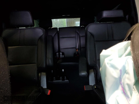 2022 Chevrolet Suburban RST with VIN 1GNSKEKD0NR339979, listed as a Copart auction lot 57858355 with 20,359 mi miles and Salvage title. Bid and sale history available at DreamBid. Image 10.