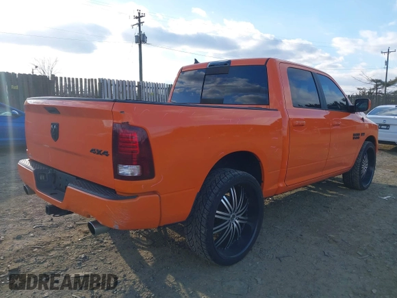 2017 Ram 1500 Night z VIN 1C6RR7MT6HS570778, wystawiony jako IAAI lot #41596704 z przebiegiem 122 878 mil mil oraz . Historia ofert i sprzedaży dostępna na DreamBid. Obrazek 4.