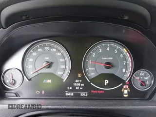 2016 BMW M3 z VIN WBS8M9C57GP966908, wystawiony jako IAAI lot #42318665 z przebiegiem 50 498 mil mil oraz . Historia ofert i sprzedaży dostępna na DreamBid. Obrazek 7.