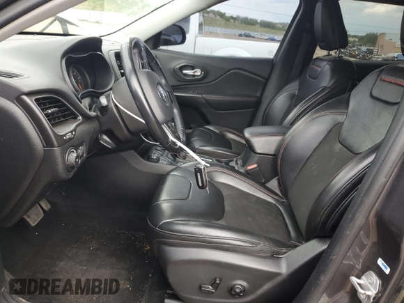 2020 Jeep Cherokee Trailhawk with VIN 1C4PJMBXXLD500953, listed as a Copart auction lot 58761405 with 68,457 mi miles and Salvage title. Bid and sale history available at DreamBid. Image 7.