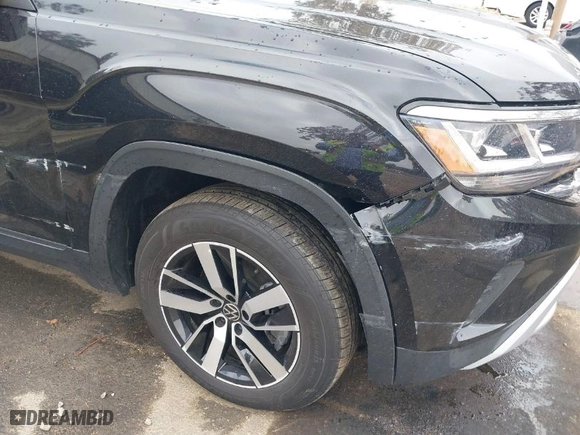 2022 Volkswagen Atlas 2.0T SE with VIN 1V2DP2CA5NC554636, listed as a IAAI auction lot 41500393 with 38,491 mi miles. Bid and sale history available at carsss.com. Image 6.