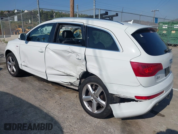 2014 Audi Q7 S line Prestige with VIN WA1DGAFE2ED010013, listed as a IAAI auction lot 42454744 with Not provided miles and . Bid and sale history available at DreamBid. Image 6.