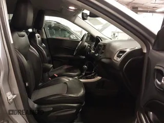 2019 Jeep Compass Latitude with VIN 3C4NJDBB6KT812711, listed as a IAAI auction lot 41565166 with 69,582 mi miles and . Bid and sale history available at carsss.com. Image 5.