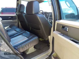 2007 Ford Expedition XLT z VIN 1FMFU155X7LA06840, wystawiony jako IAAI lot #42080826 z przebiegiem 292 950 mil mil oraz . Historia ofert i sprzedaży dostępna na DreamBid. Obrazek 8.