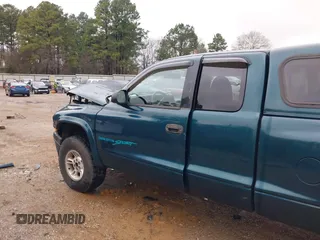 1998 Dodge Dakota SLT with VIN 1B7GG22Y9WS723805, listed as a IAAI auction lot 41289779 with 234,324 mi miles. Bid and sale history available at carsss.com. Image 18.