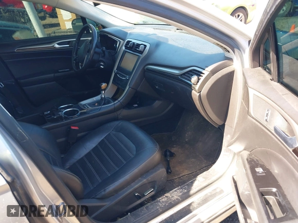 2014 Ford Fusion SE with VIN 3FA6P0HR0ER104588, listed as a IAAI auction lot 41573701 with 281,160 mi miles. Bid and sale history available at carsss.com. Image 5.