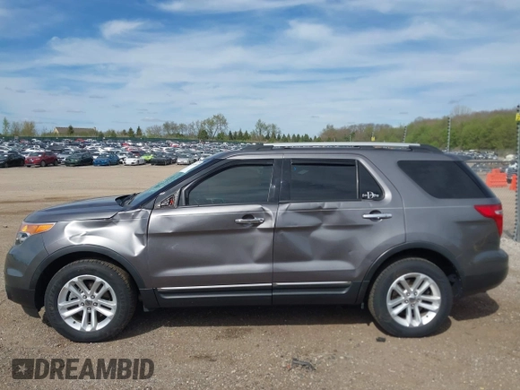 2011 Ford Explorer XLT z VIN 1FMHK8D86BGA56011, wystawiony jako IAAI lot #42134788 z przebiegiem 114 652 mil mil oraz . Historia ofert i sprzedaży dostępna na DreamBid. Obrazek 14.
